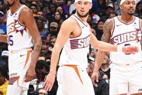 包含离谱！转会期皇家社会调整名单以备NBA季后赛菲尼克斯太阳迎国王杯关键赛，洛杉矶快船赛后防线松动的词条